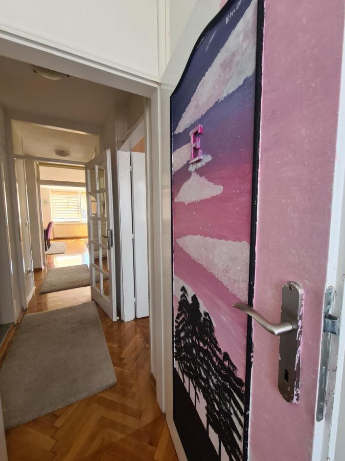 Walnut Apartment - Private Garage Sarajevo Esterno foto